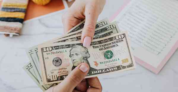 仪态万千是什么意思啊_仪态万千是什么意思